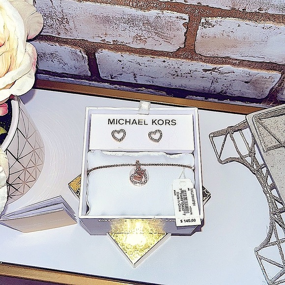 Michael Kors Rose Gold Crystal Heart Stud Earring & Logo Charm Bracelet Box Set. - Picture 9 of 16